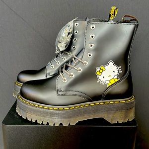 Dr. Martens x Hello Kitty Jadon Limited Edition 2020